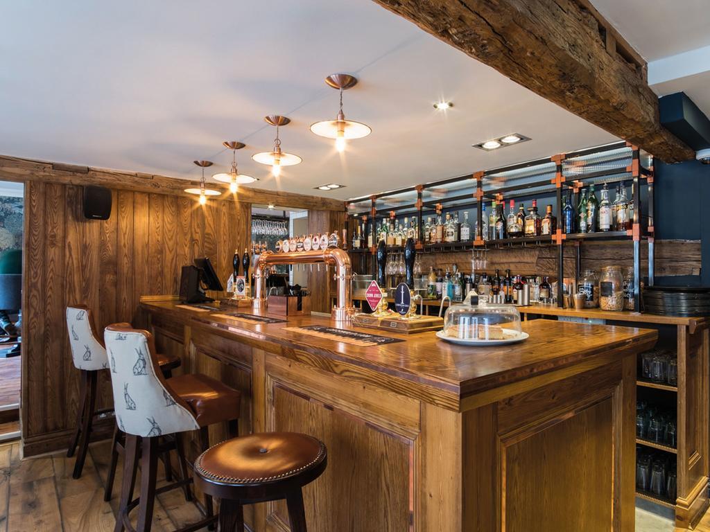 The Fleece At Cirencester Eksteriør bilde The bar at The Old Post Office