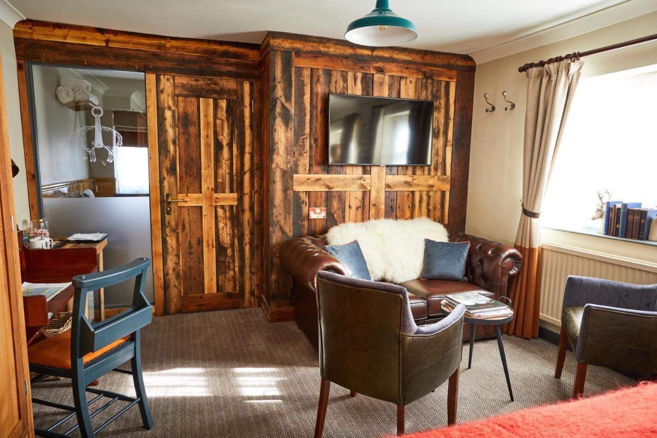 The Fleece At Cirencester Eksteriør bilde The interior of the stable